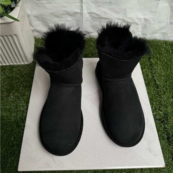 UGG Mini Bailey Button black size 6 new No box Authentic winter boots - Picture 12 of 12